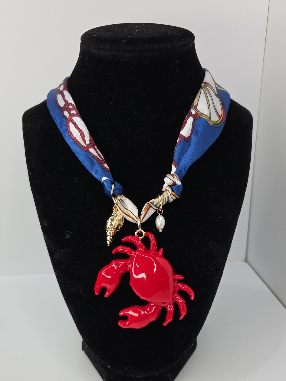 💙▪️🦀Piper K▪️ Nautical Blue Adjustabel Scarf Red Crab Pendant Pearl Necklace - Picture 3 of 12